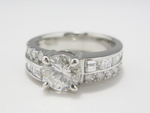 【After】2本の指輪を1本にリモデル  2本の指輪を1本の指輪に！シンプルデザインで永く使える指輪になりました。