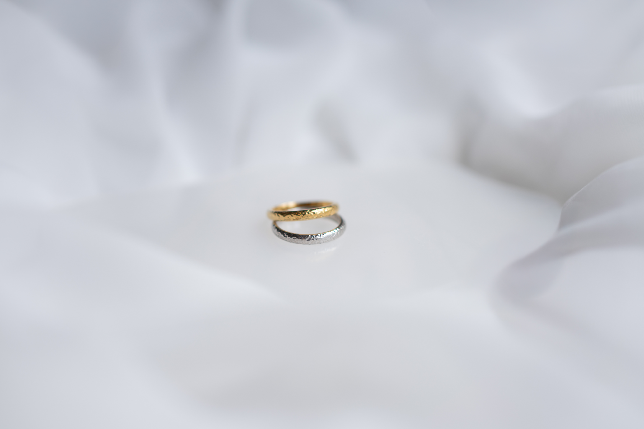 プラチナ／3.0mm／無駄を省いた甲丸デザイン